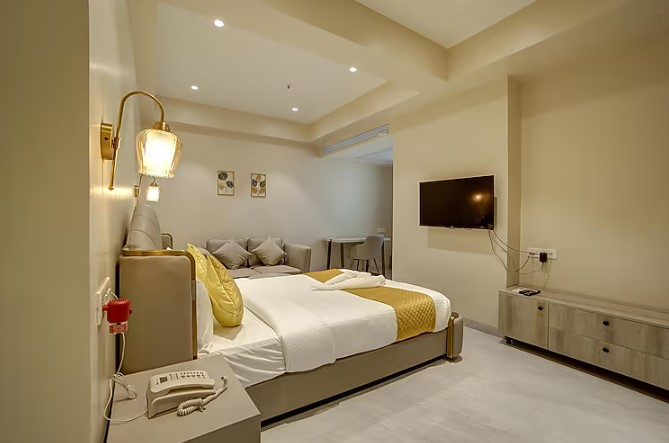 staybird capital business hotel magarpatta city