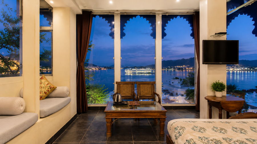 wonder view palace a lake pichola hotel near ambrai ghat udaipur