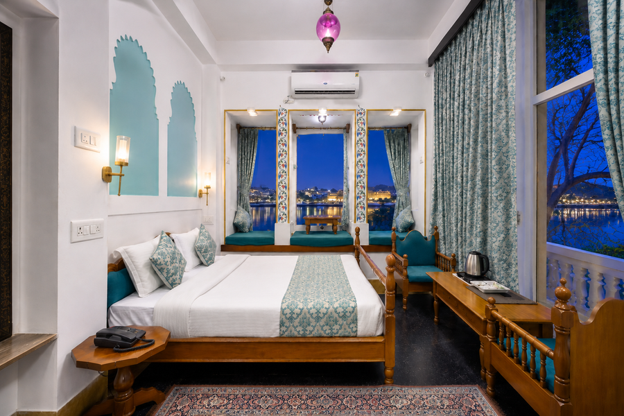 wonder view palace a lake pichola hotel near ambrai ghat udaipur