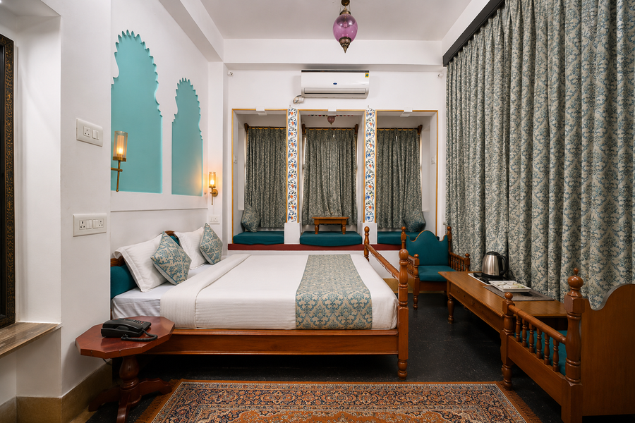 wonder view palace a lake pichola hotel near ambrai ghat udaipur