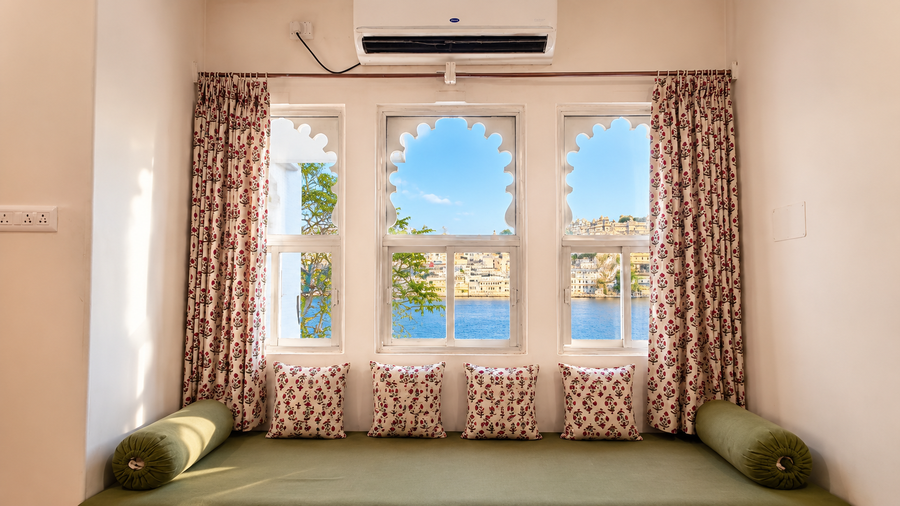 wonder view palace a lake pichola hotel near ambrai ghat udaipur