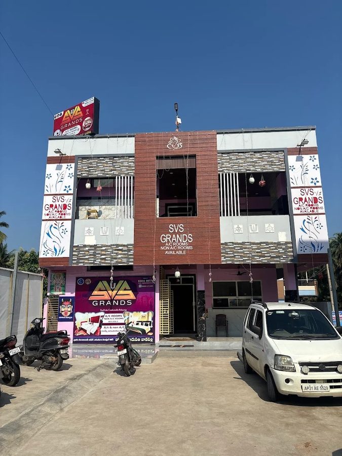 Svs Grands Vadapalli,,3 star