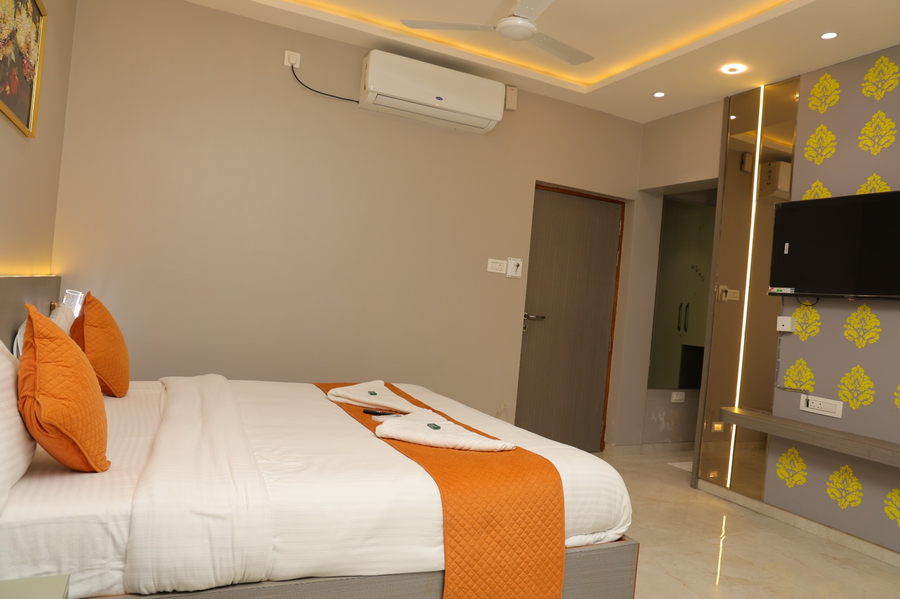 raval resort