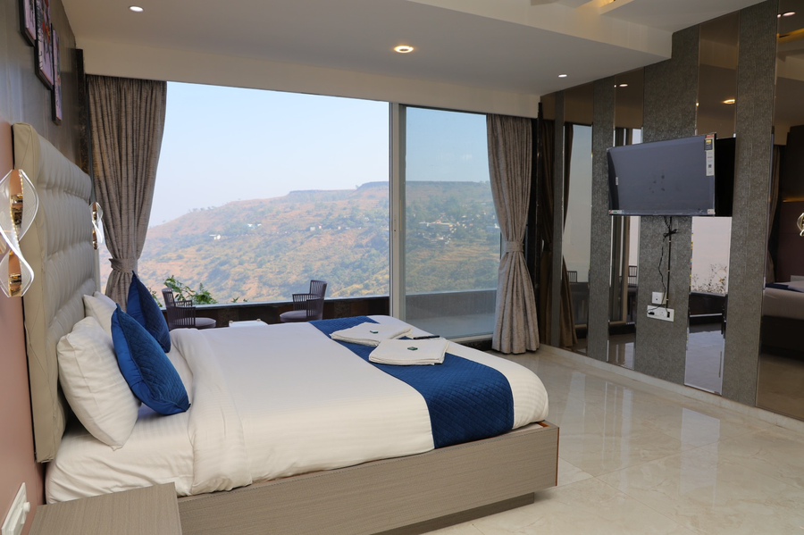 raval resort