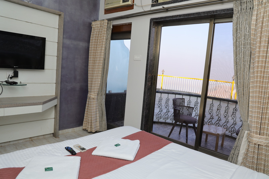 raval resort