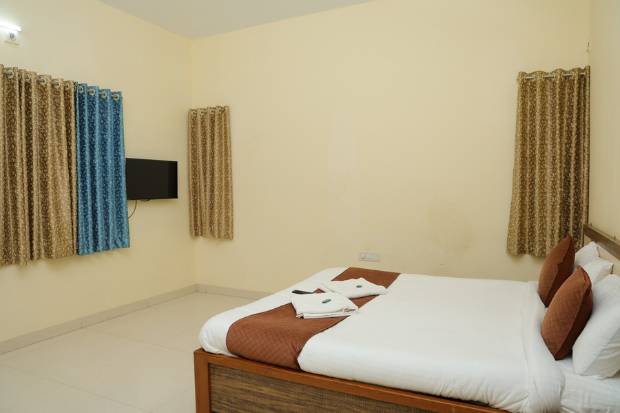 raval resort
