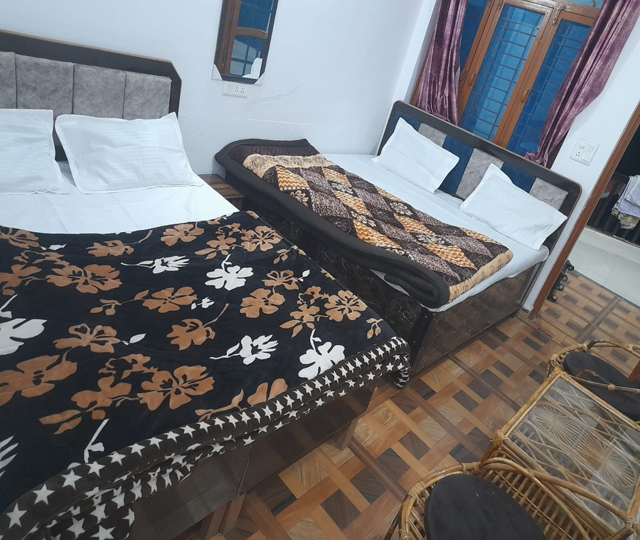 hotel padam niwas