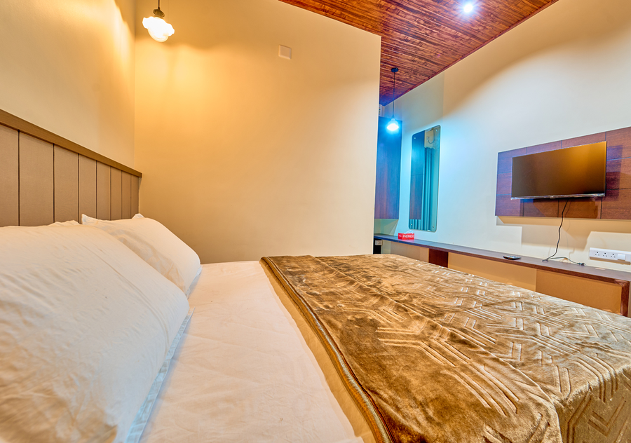 whispeing hills pine malhar by voye homes