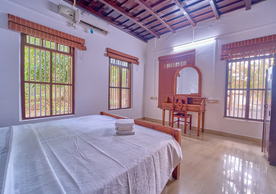 whispeing hills pine malhar by voye homes