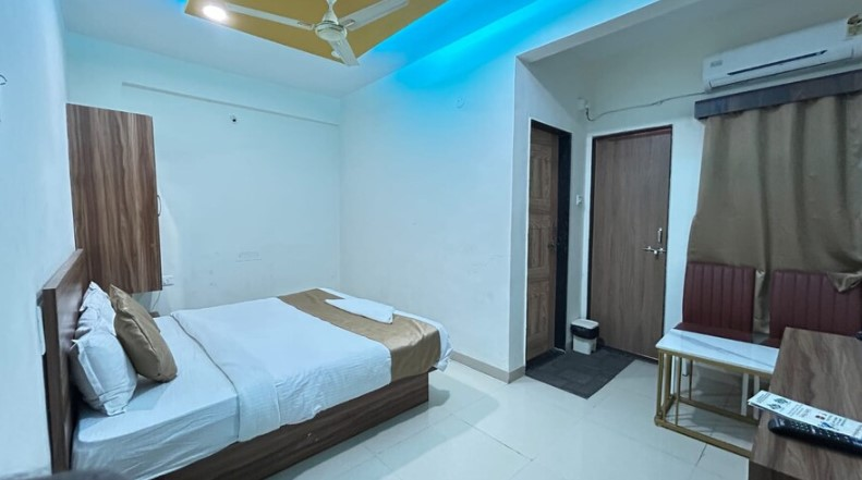 mantra inn near world trade centre kharadi