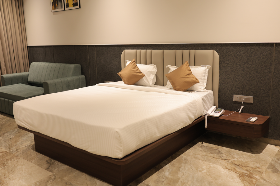 hotel sachin chas ahilyanagar