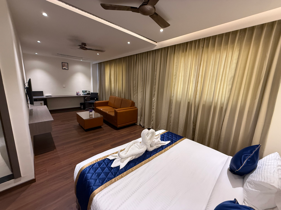 golden suites
