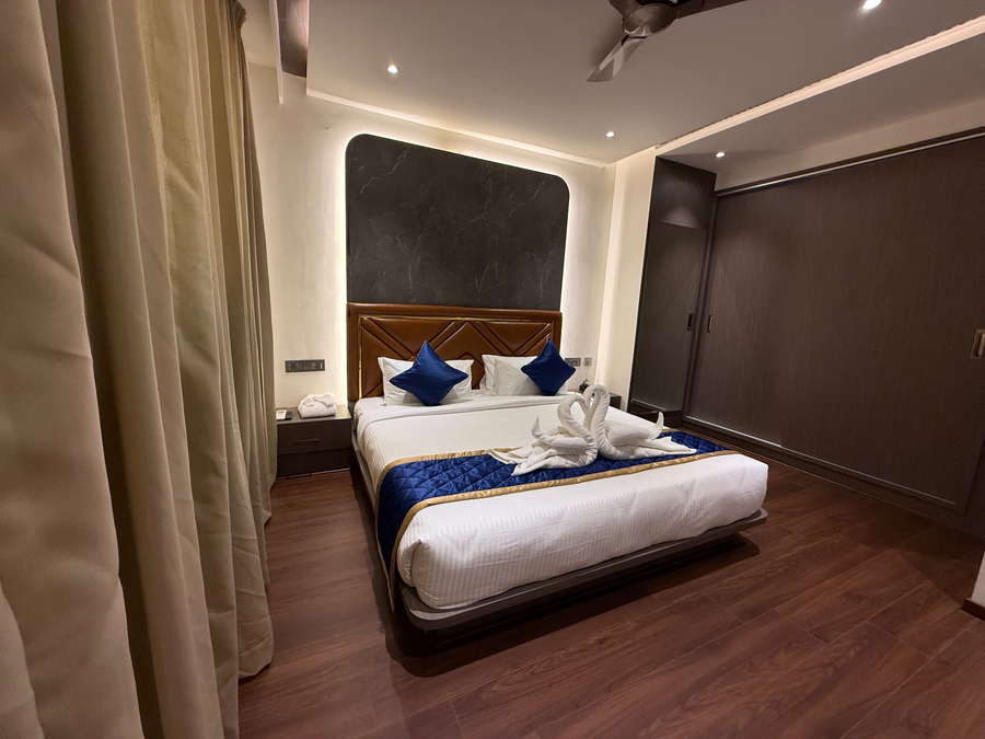 golden suites