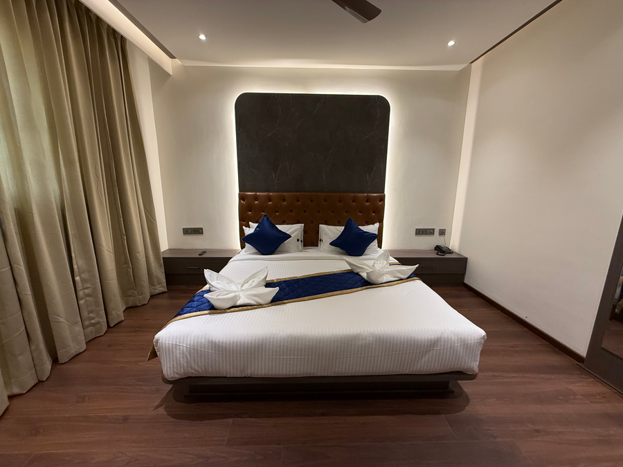golden suites