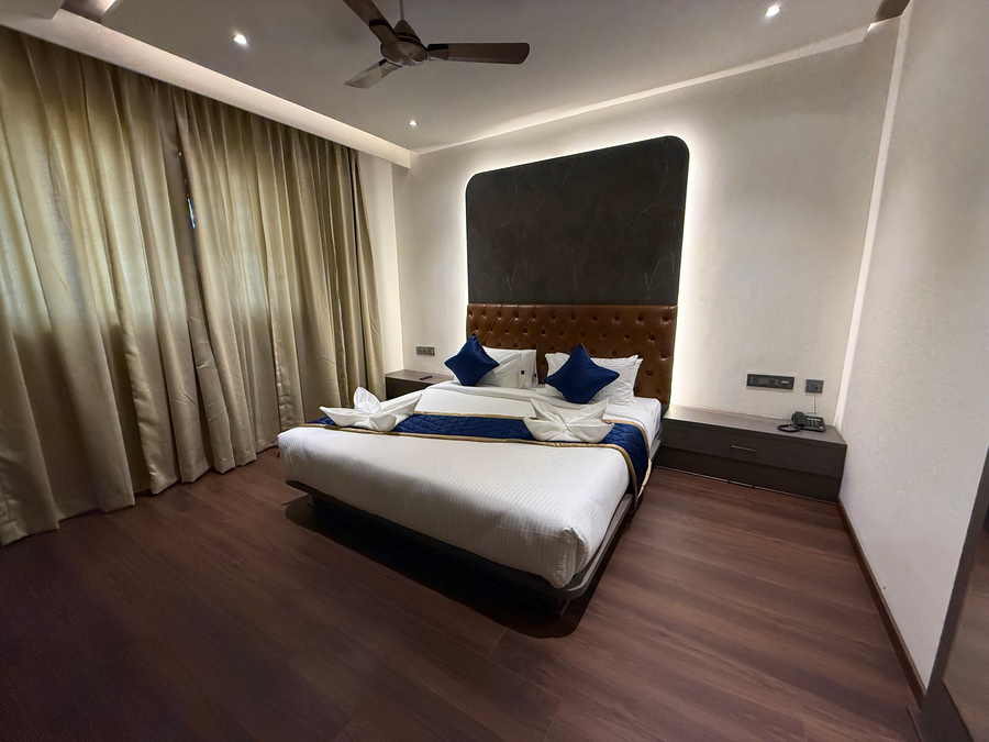 golden suites