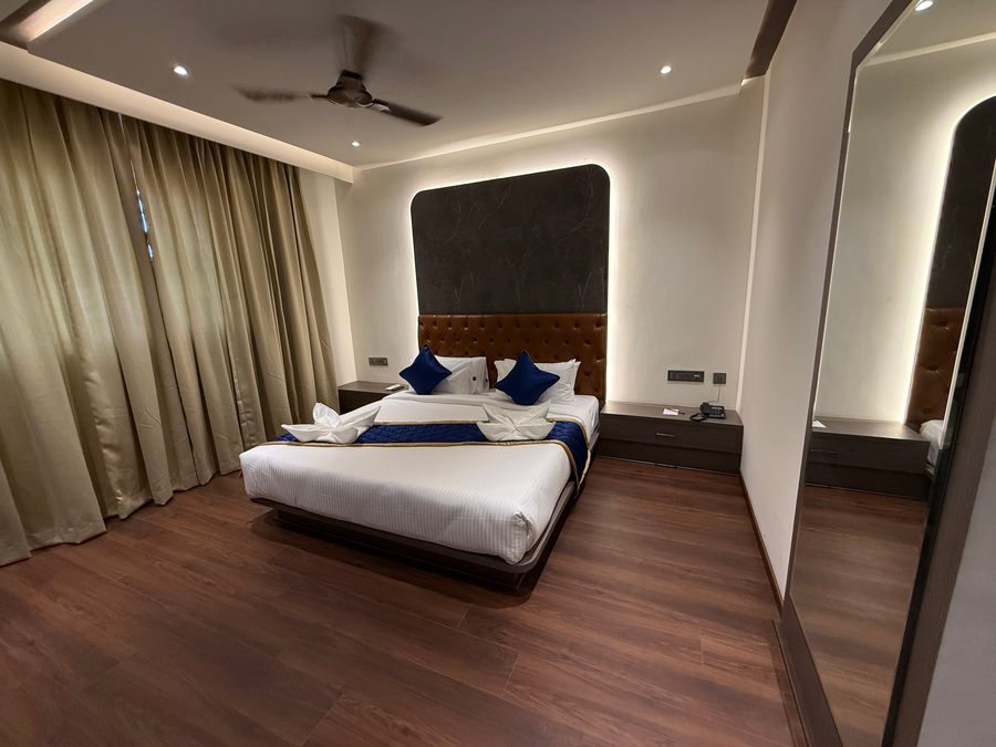 golden suites