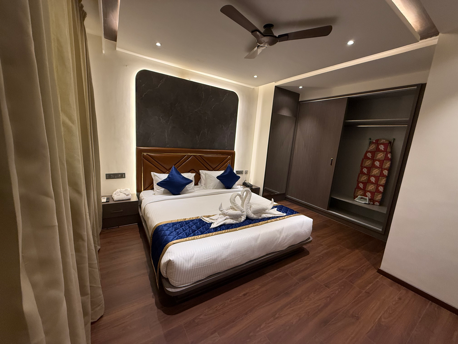 golden suites