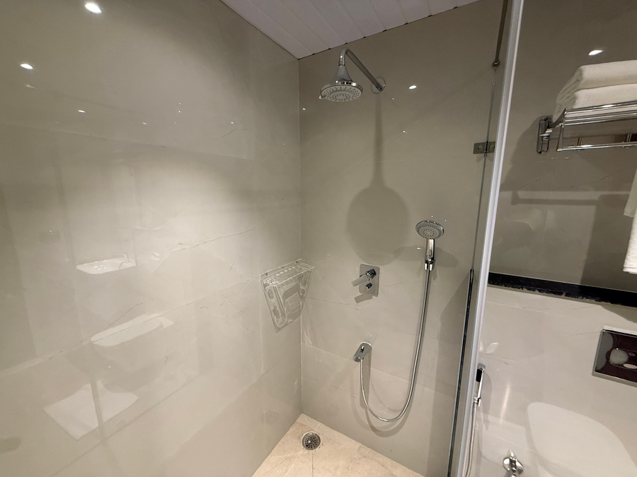 golden suites