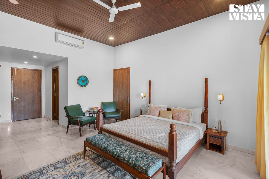 stayvista at saket loak by the lake