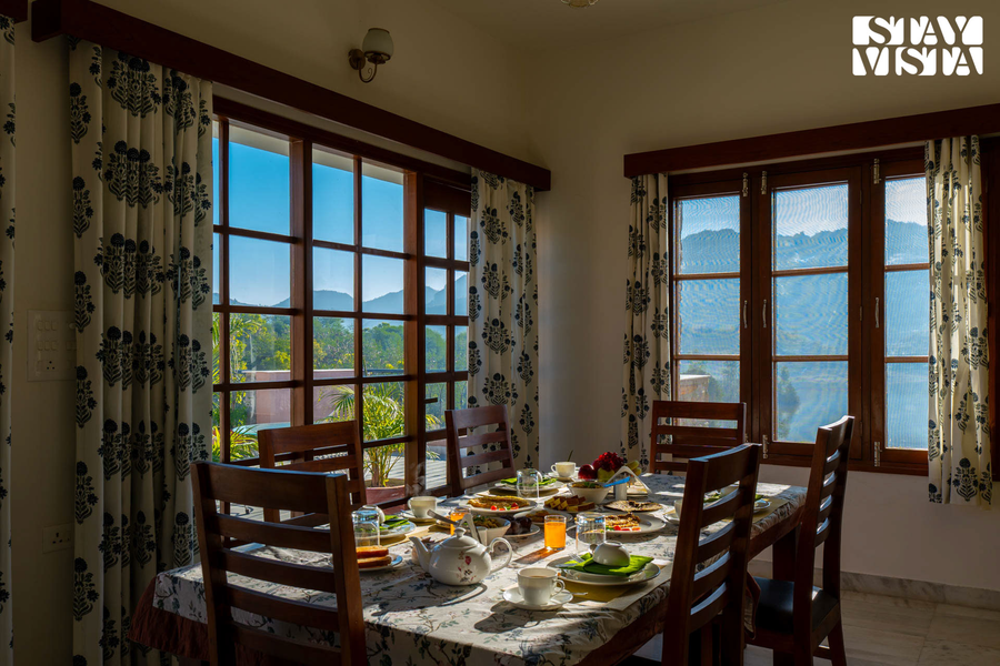 stayvista at saket loak by the lake