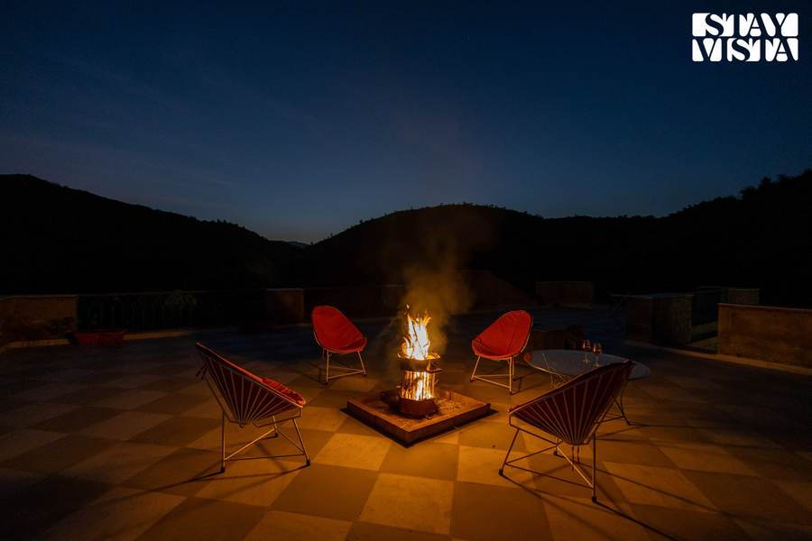stayvista at saket loak by the lake