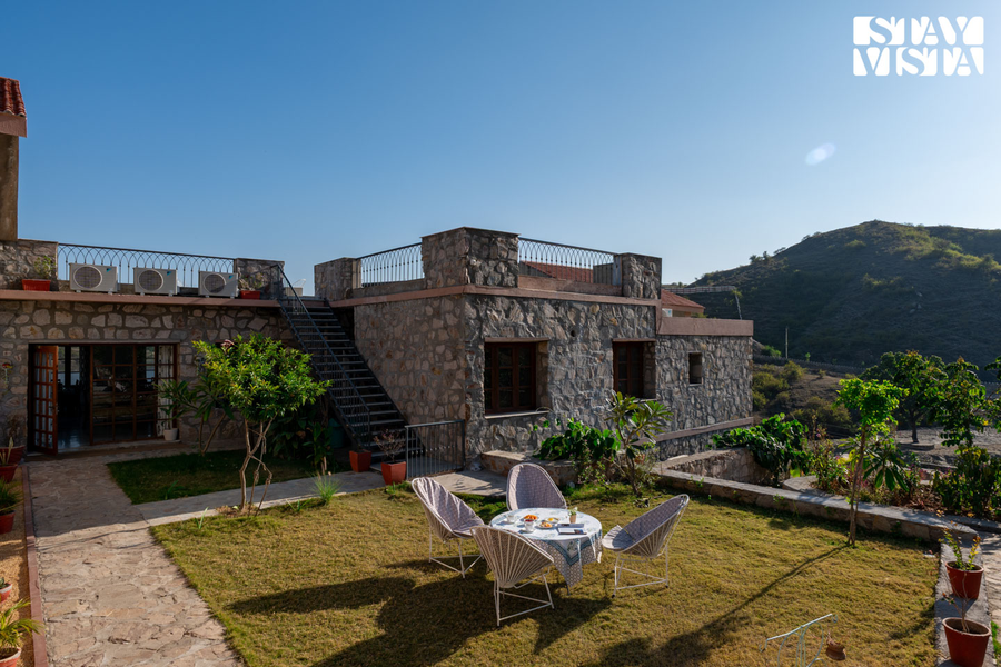 stayvista at saket loak by the lake