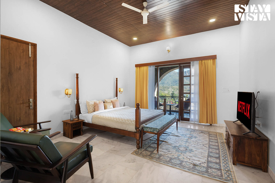 stayvista at saket loak by the lake