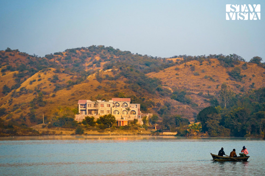 stayvista at saket loak by the lake