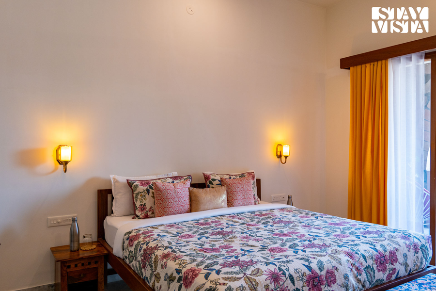 stayvista at saket loak by the lake