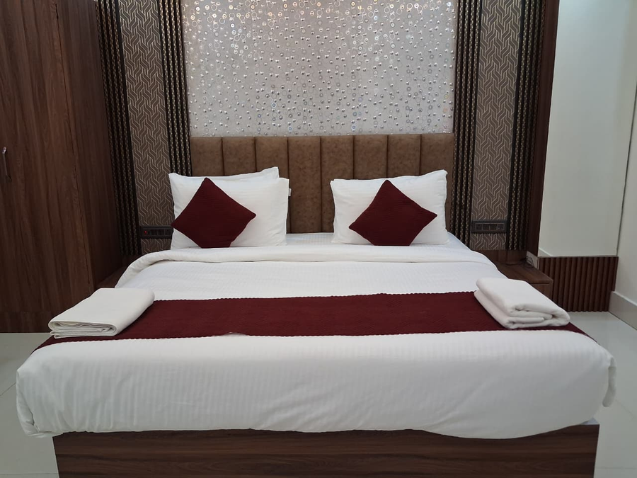 sks saffron suites