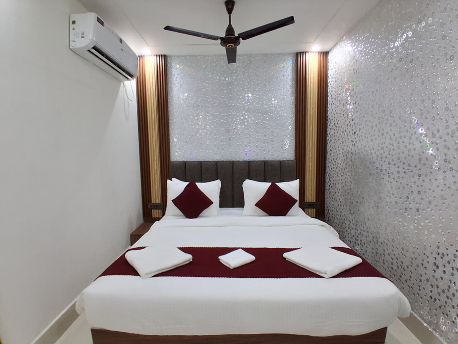 sks saffron suites