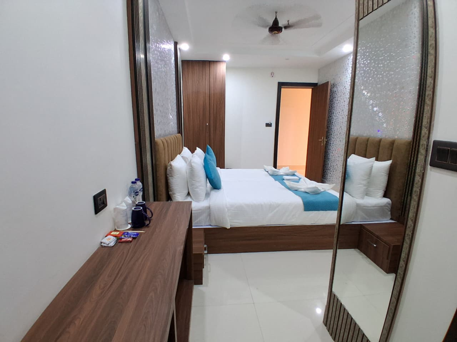 sks saffron suites