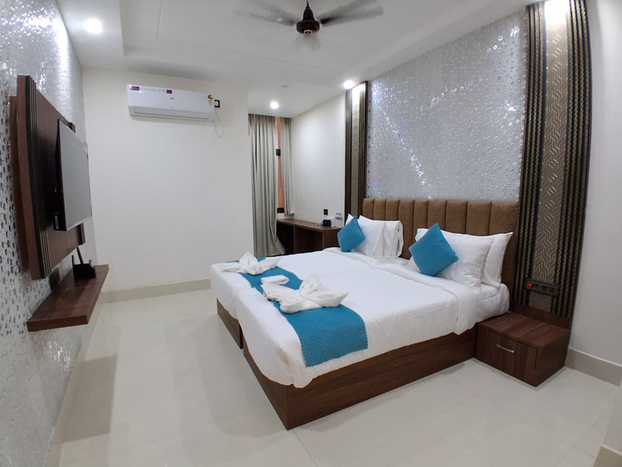 sks saffron suites