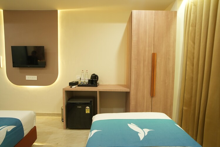 privilon hotel prahladnagar