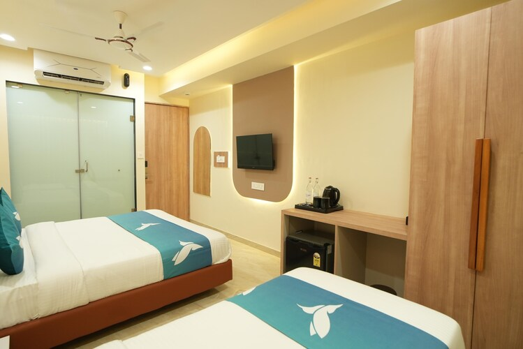 privilon hotel prahladnagar