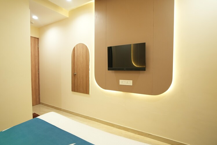 privilon hotel prahladnagar