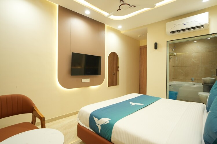privilon hotel prahladnagar