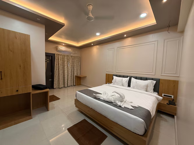 hotel the devaraj