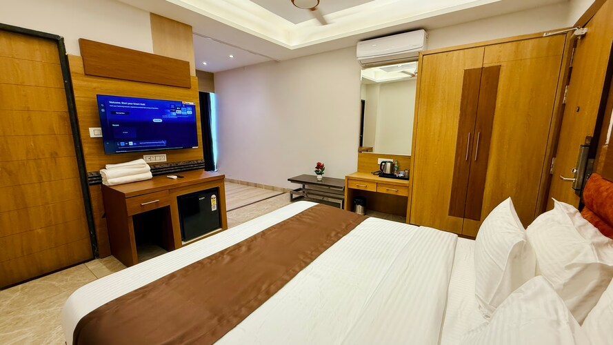 pheonix luxury inn hotel