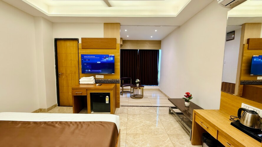 pheonix luxury inn hotel