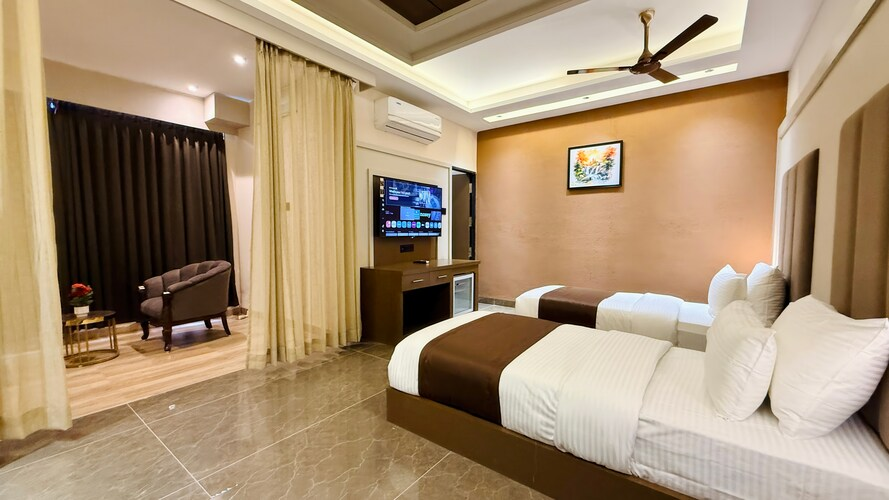 pheonix luxury inn hotel