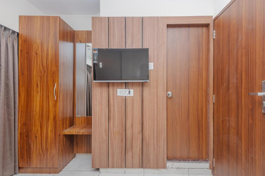 hotel zillion international near us consulate b k c mumbai