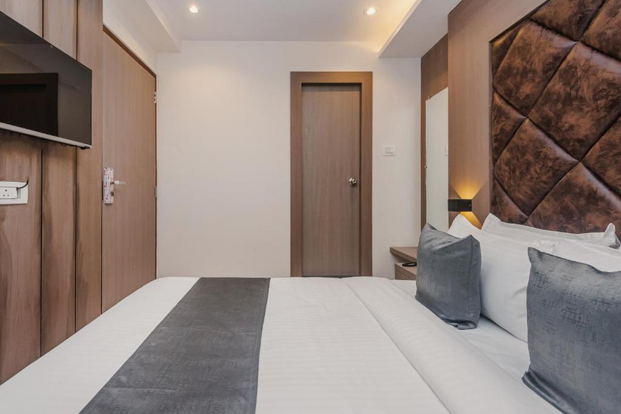 hotel zillion international near us consulate b k c mumbai