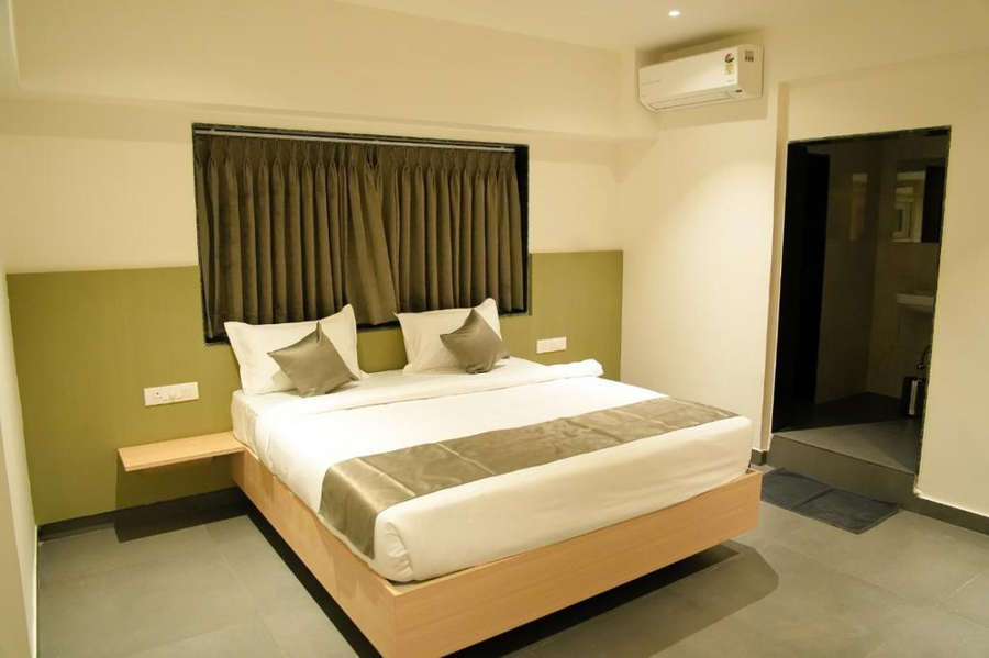hotel the nature regency