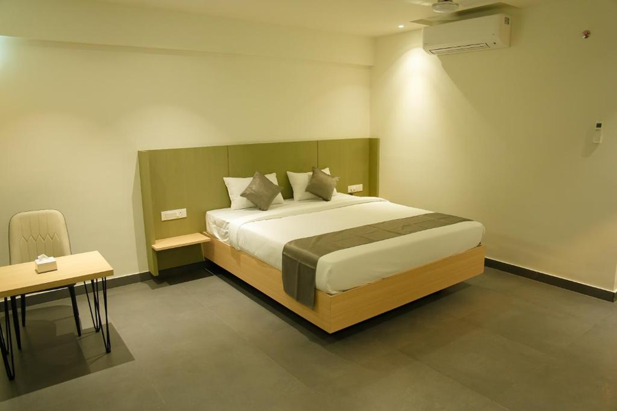 hotel the nature regency