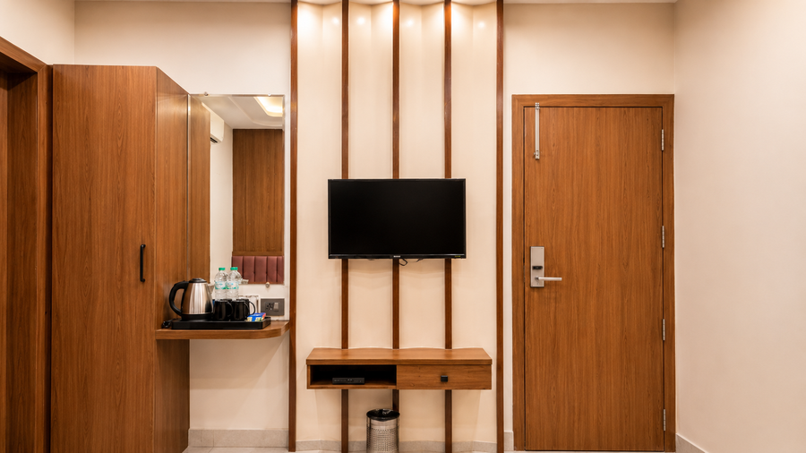 velar prime hotel vijay nagar indore
