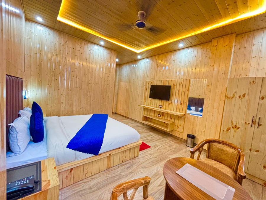rahul hotel and restaurant
