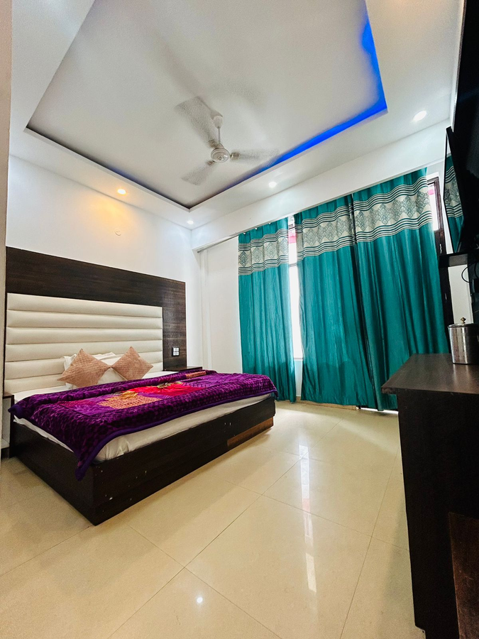 rahul hotel and restaurant