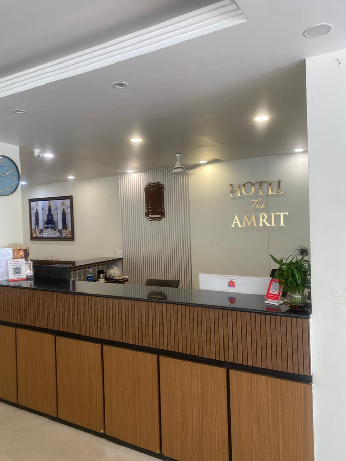 hotel the amrit