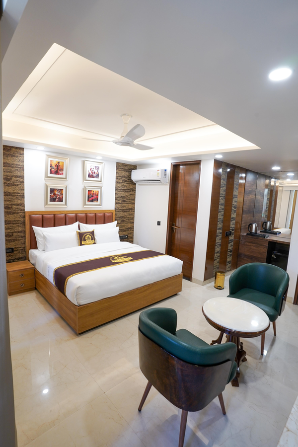 five palms hotel